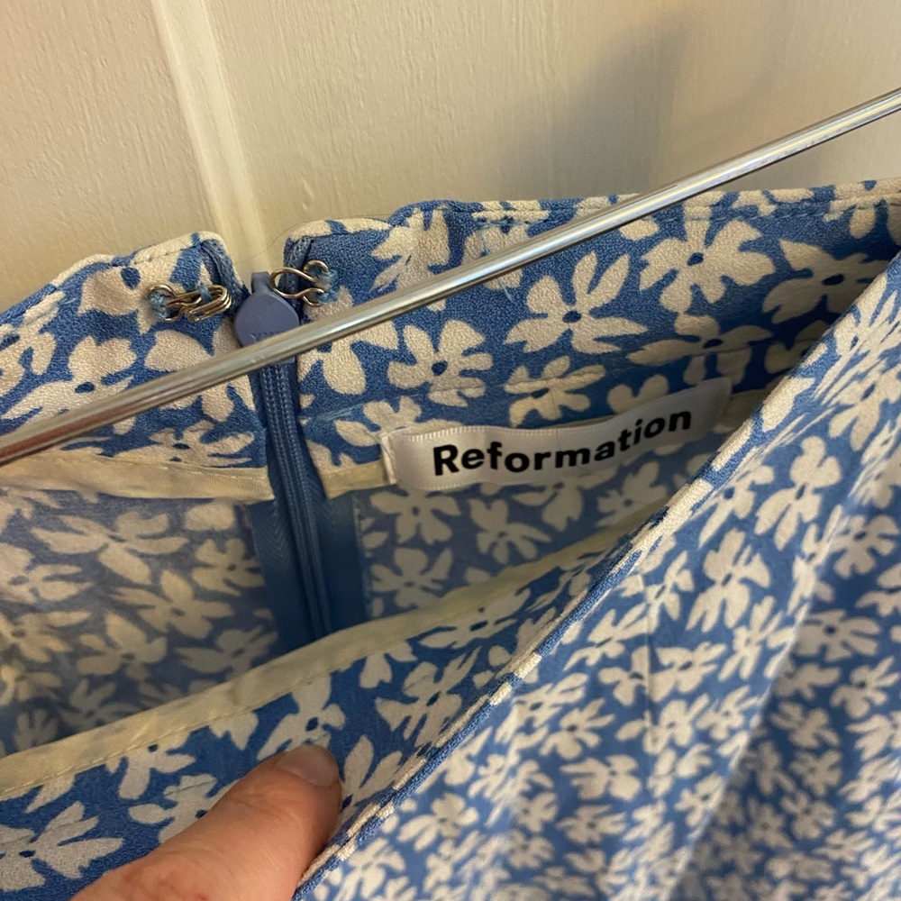 REFORMATION - Flounce Skirt [blue & white flowers] - Picture 4 of 5